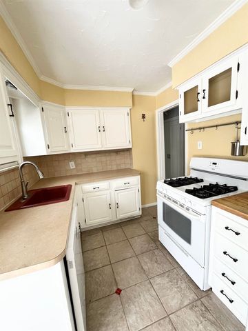 421 N Edgeworth Avenue, Royal Oak, MI 48067