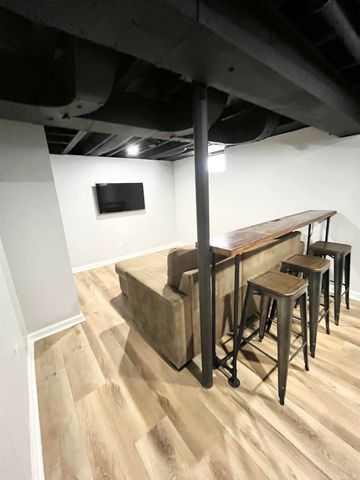 421 N Edgeworth Avenue, Royal Oak, MI 48067