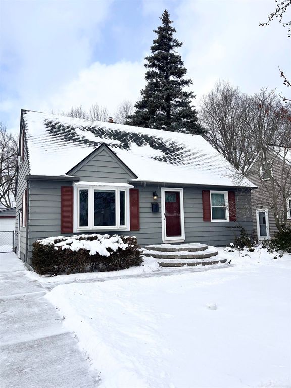 421 N Edgeworth Avenue, Royal Oak, MI 48067