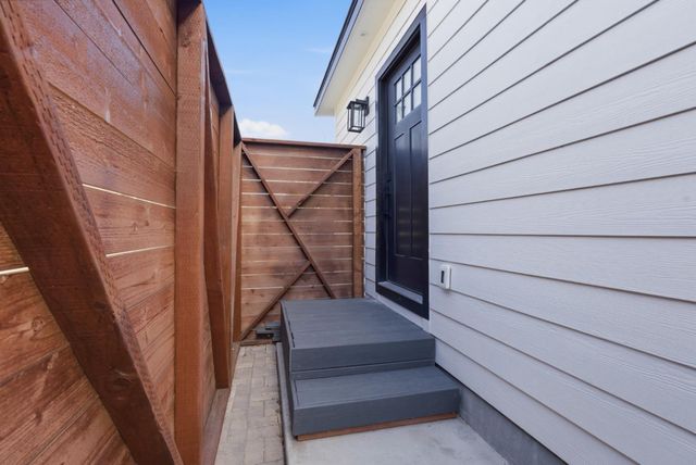 1216 Champagne Lane, San Jose, CA 95132