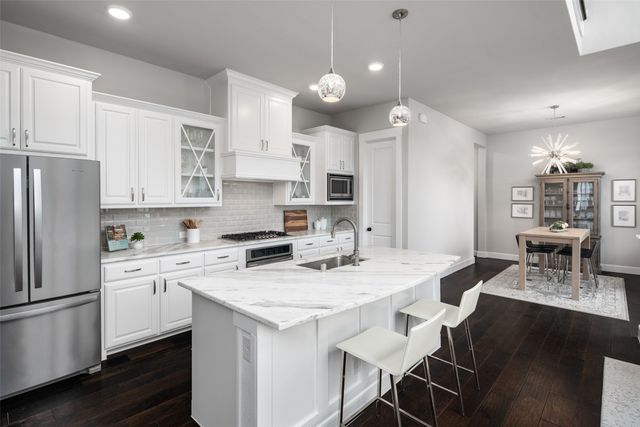 7250 Van Tuyl Parkway, Mckinney, TX 75070