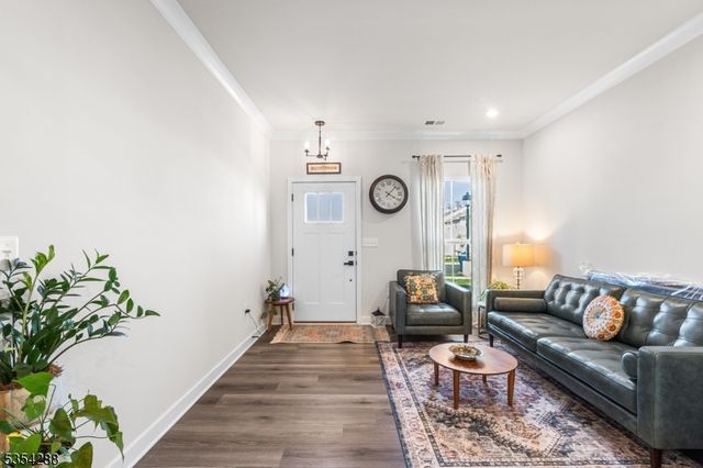 56 Owen Ct 56, Franklin Twp., NJ 08873