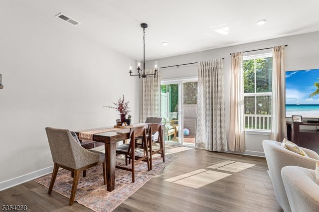 56 Owen Ct 56, Franklin Twp., NJ 08873