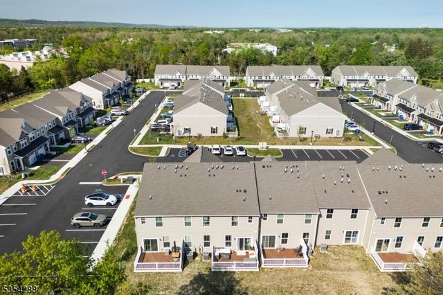 56 Owen Ct 56, Franklin Twp., NJ 08873