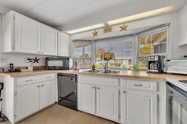 173 PARADISE N, Leesburg, FL 34788