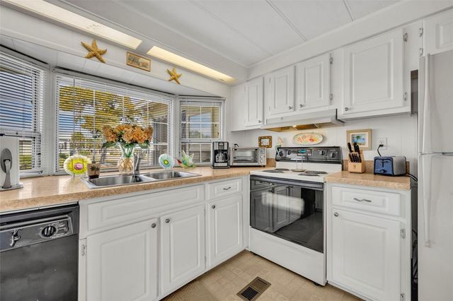 173 PARADISE N, Leesburg, FL 34788