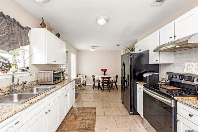 43314 N Henderson Ave, Prairieville, LA 70769
