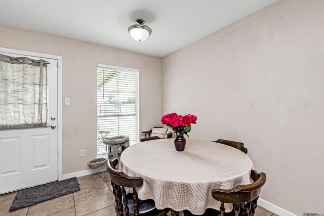 43314 N Henderson Ave, Prairieville, LA 70769