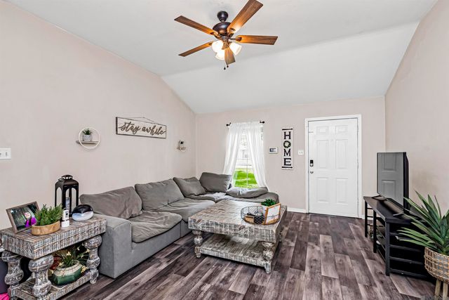 43314 N Henderson Ave, Prairieville, LA 70769