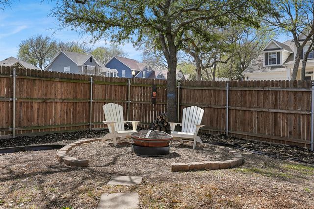 300 Silver Oak Drive, Grapevine, TX 76051
