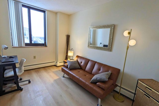 6500 Woodlake Drive 804, Richfield, MN 55423