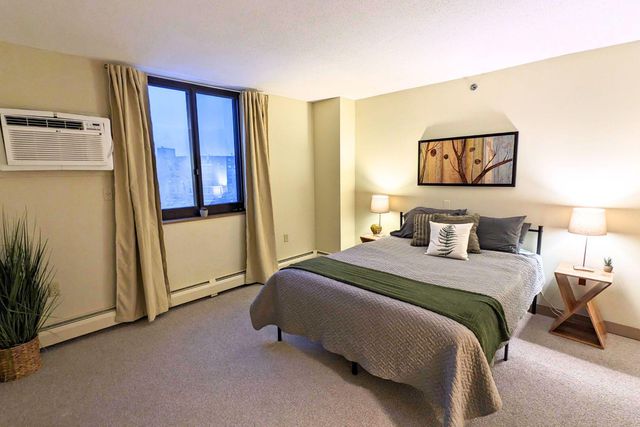 6500 Woodlake Drive 804, Richfield, MN 55423