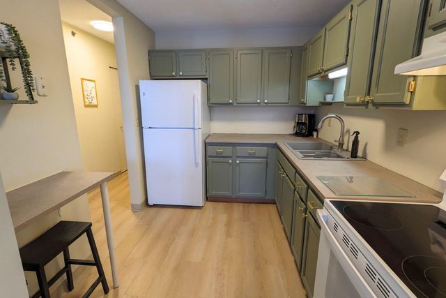 6500 Woodlake Drive 804, Richfield, MN 55423