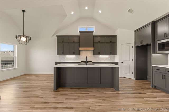 5114 S Everett Drive, Sand Springs, OK 74063