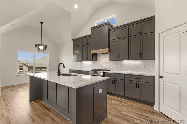 5114 S Everett Drive, Sand Springs, OK 74063