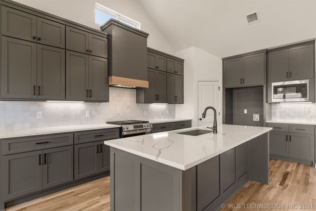 5114 S Everett Drive, Sand Springs, OK 74063