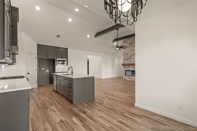 5114 S Everett Drive, Sand Springs, OK 74063