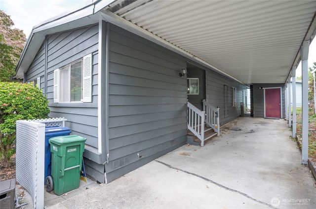 2500 S 370th Street #32, Federal Way, WA 98003