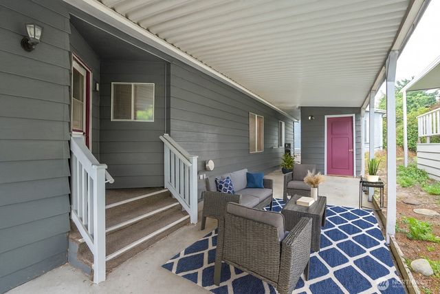 2500 S 370th Street #32, Federal Way, WA 98003