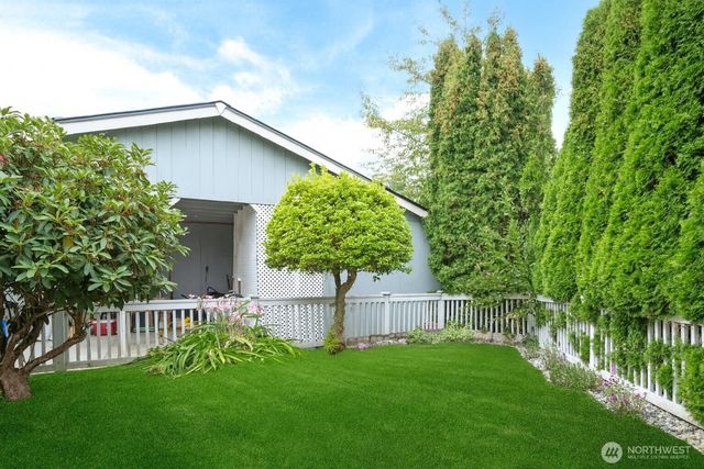 2500 S 370th Street #32, Federal Way, WA 98003