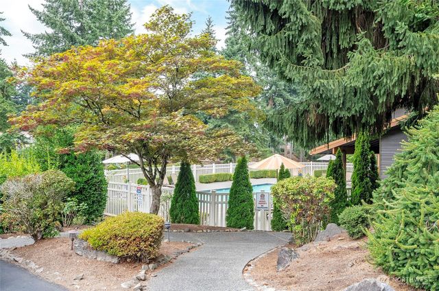 2500 S 370th Street #32, Federal Way, WA 98003