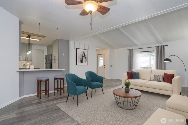 2500 S 370th Street #32, Federal Way, WA 98003