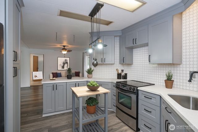 2500 S 370th Street #32, Federal Way, WA 98003