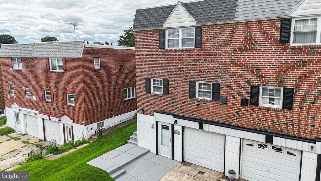8520 BRIDLE RD, PHILADELPHIA, PA 19111 — exterior