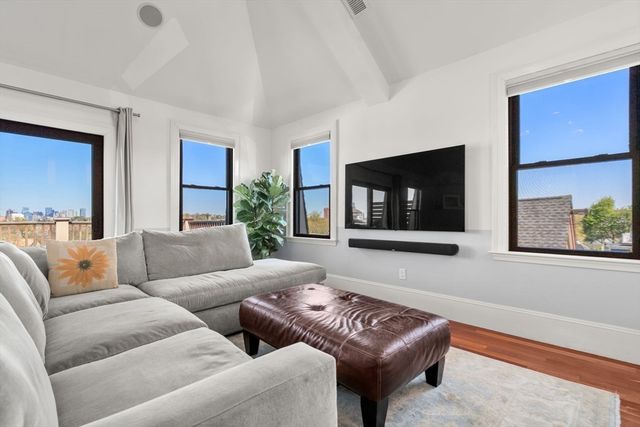 60 Sheridan St. 3, Boston, MA 02130
