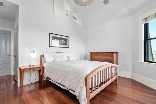 60 Sheridan St. 3, Boston, MA 02130