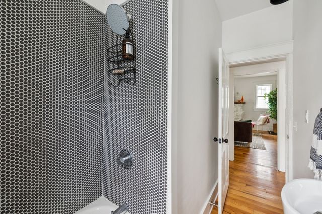 1012 Meridian St, Nashville, TN 37207