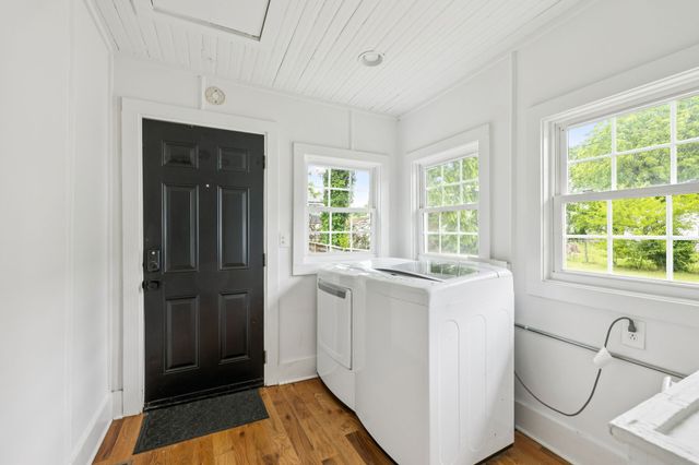 1012 Meridian St, Nashville, TN 37207