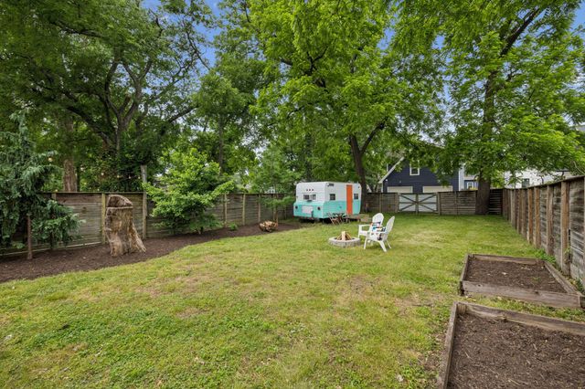 1012 Meridian St, Nashville, TN 37207