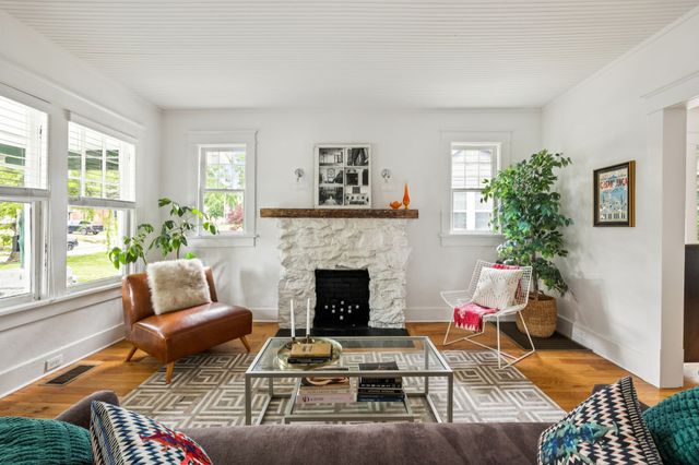 1012 Meridian St, Nashville, TN 37207