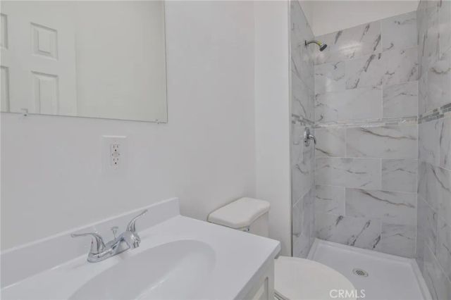 326--328 W 47th, Los Angeles, CA 90037