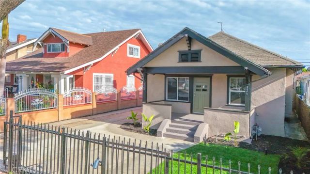 326--328 W 47th, Los Angeles, CA 90037