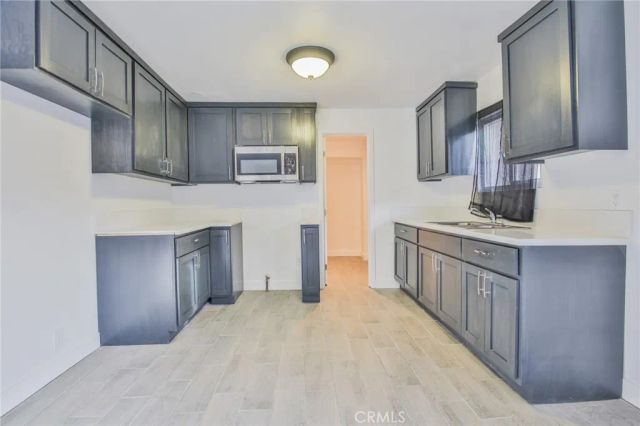 326--328 W 47th, Los Angeles, CA 90037