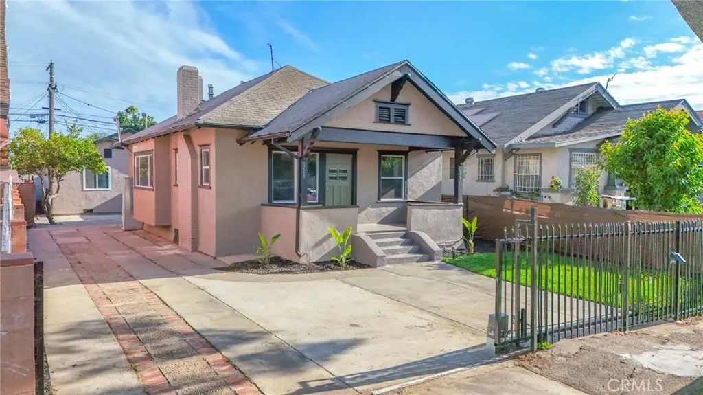 326--328 W 47th, Los Angeles, CA 90037