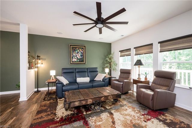2009 Laycock Ln Unit 101, Suffolk, VA 23435