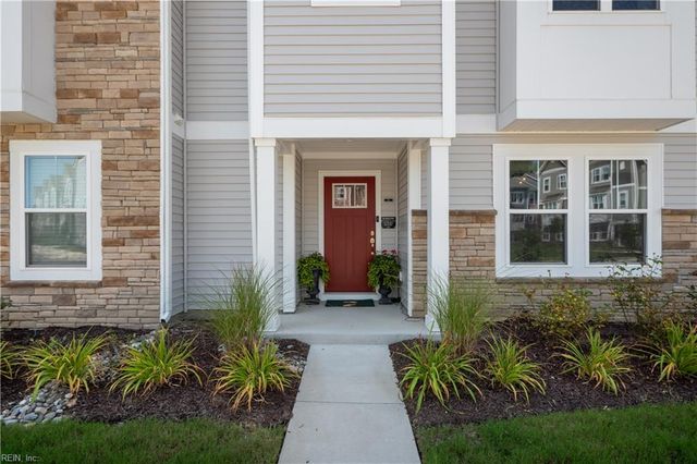 2009 Laycock Ln Unit 101, Suffolk, VA 23435