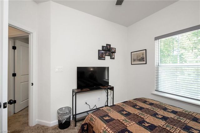2009 Laycock Ln Unit 101, Suffolk, VA 23435