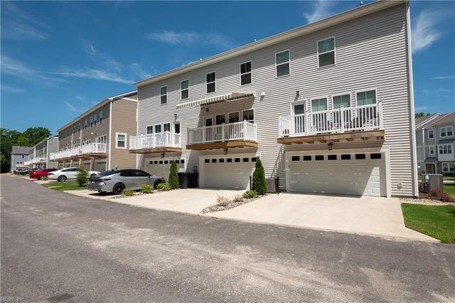 2009 Laycock Ln Unit 101, Suffolk, VA 23435