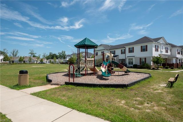 2009 Laycock Ln Unit 101, Suffolk, VA 23435