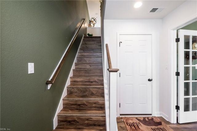 2009 Laycock Ln Unit 101, Suffolk, VA 23435