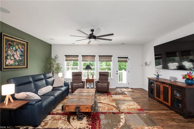 2009 Laycock Ln Unit 101, Suffolk, VA 23435
