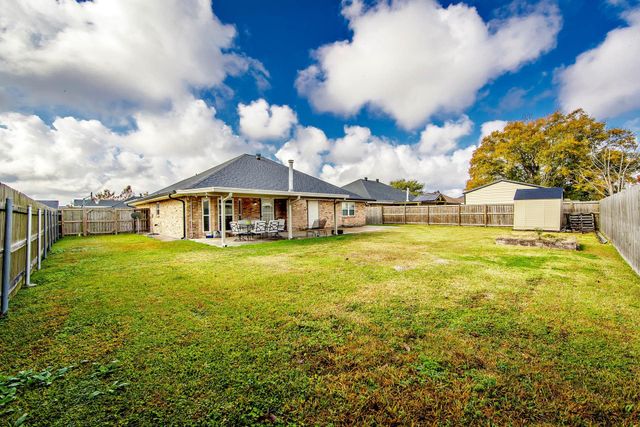 302 Lancaster Dr, Houma, LA 70360