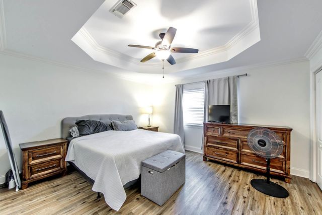 302 Lancaster Dr, Houma, LA 70360