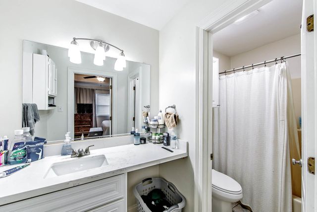 302 Lancaster Dr, Houma, LA 70360