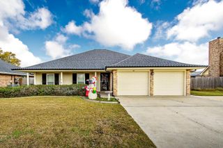 302 Lancaster Dr, Houma, LA 70360