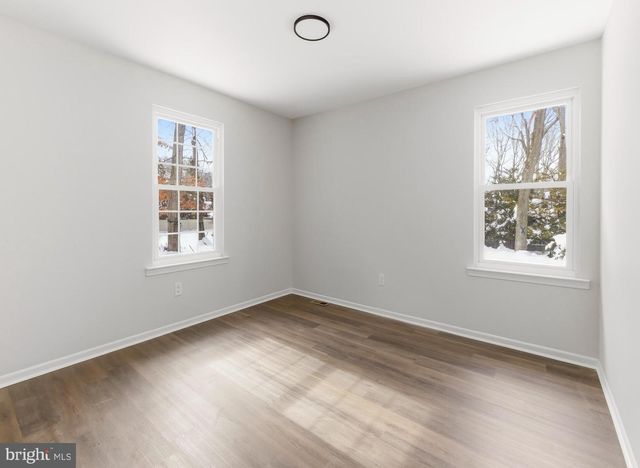 16 E WOODBURN AVE, Pine Hill, NJ 08021